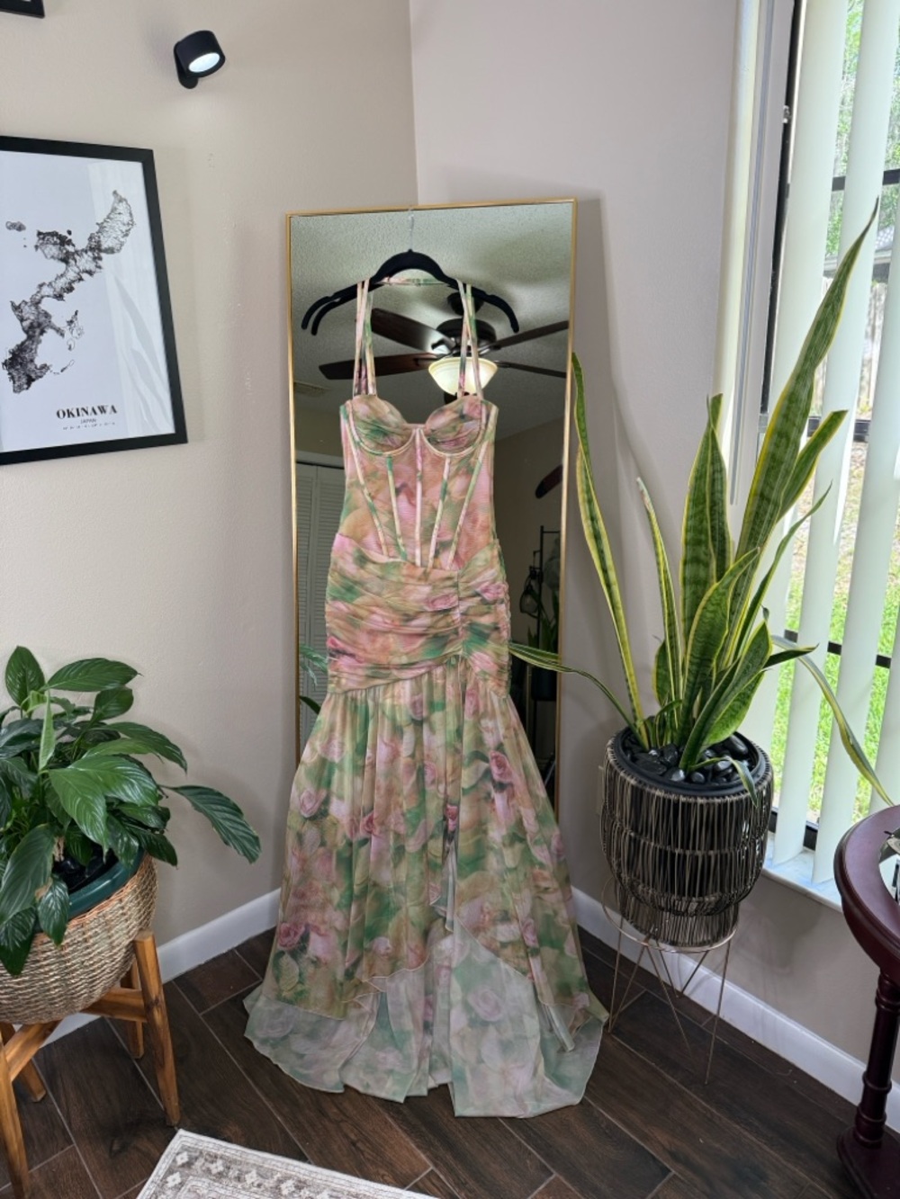 Oh Polly Haruna Ruched Asymmetric Corset Gown in Floral Multi Print - Picture 4 of 8